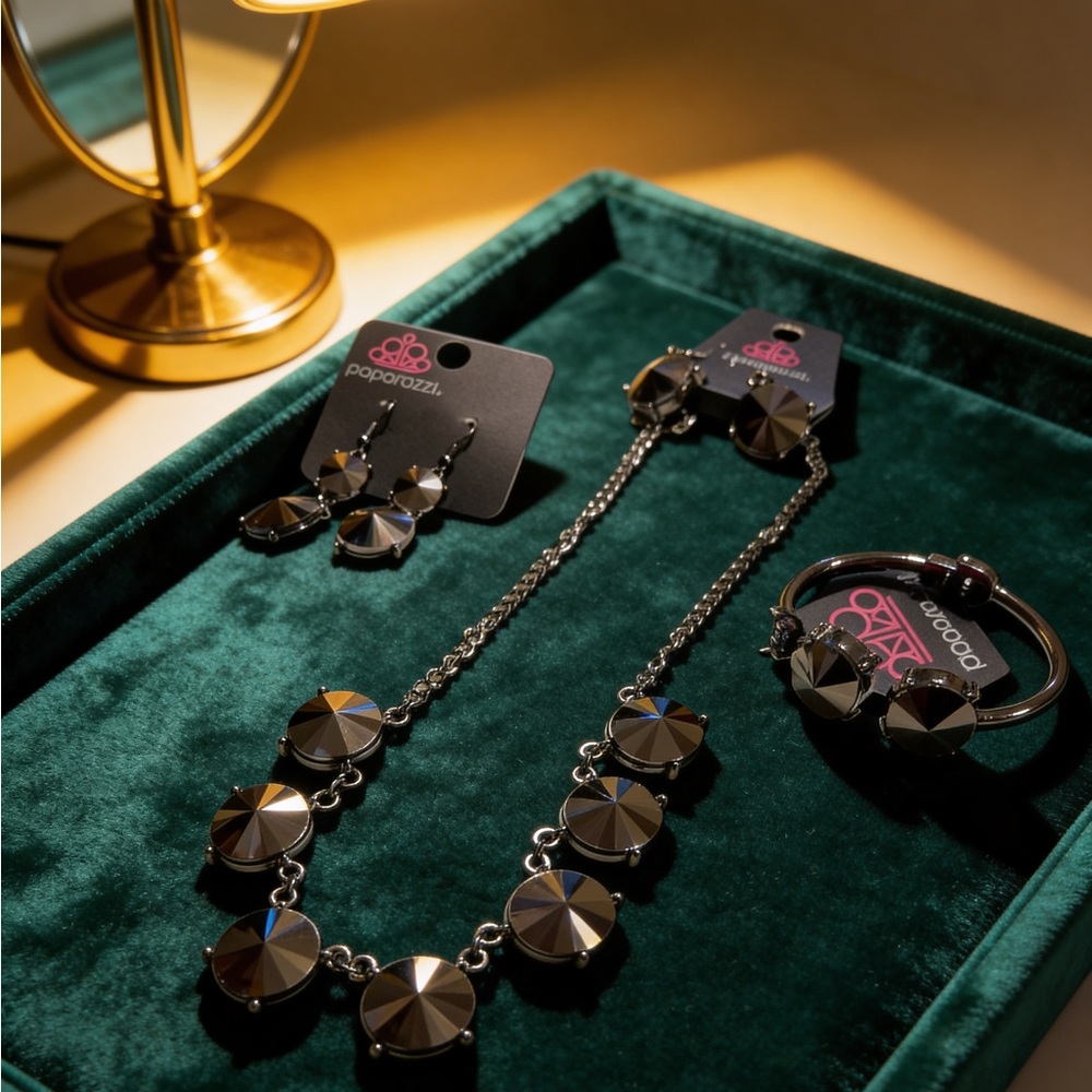 Paparazzi Black Jewelry Set
